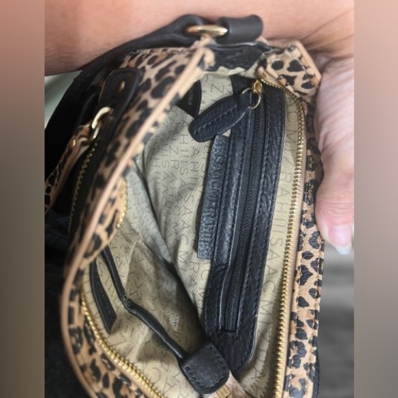 Isaac Mizrahi genuine pebble leather animal print crossbody bag - Picture 6 of 11